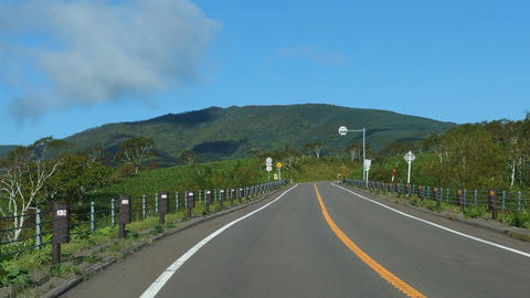 道道102号網走川湯線から藻琴山を望む